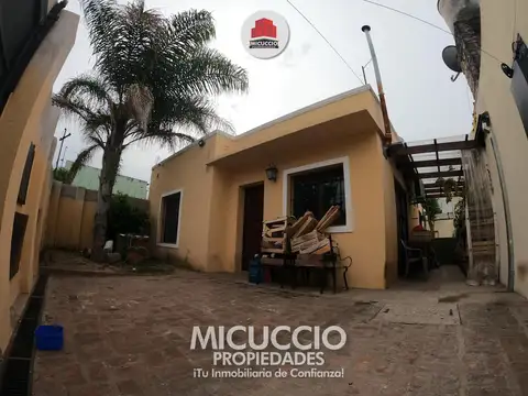 Casa en venta, Dr. Ballester 190, entre Gelves y Pasteur, Escobar centro