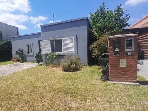 Venta Casa - Barrio San Eduardo - Pilar del Este
