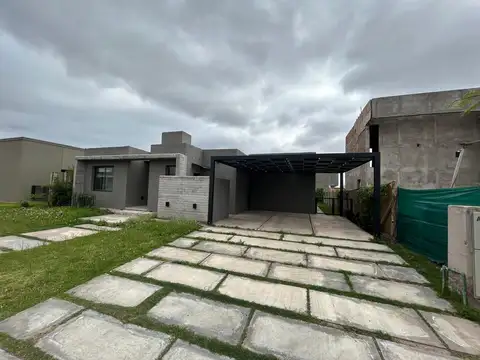 Casa Estrenar, Lar de Vieytes 2, Una Planta, 3 Dorm, 3 Baños, Cochera Doble, APTA CRÉDITO