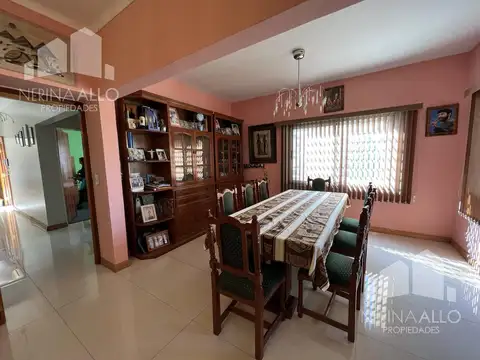 Casa 5 ambientes con 3 baños