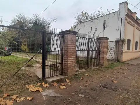 VENTA TERRENO Y CASA 2 AMB EN CENTRO DERQUI