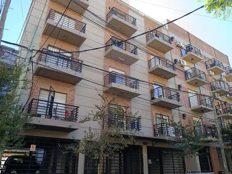 Departamento en venta 2 ambientes, 3er Piso, con cochera. Victoria - San Fernando