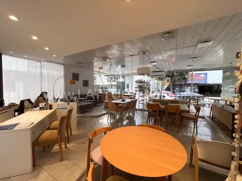 Local comercial Paraguay y Córdoba - a metros de la Peatonal Córdoba