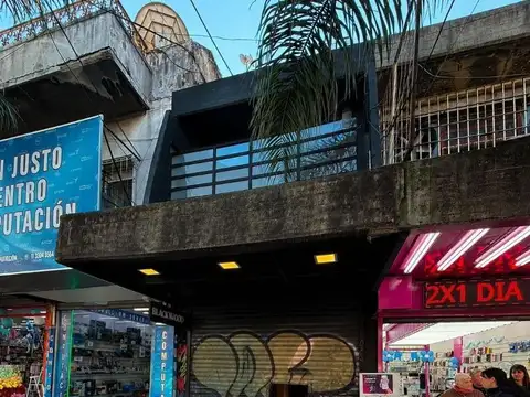 Local Comercial sobre Avenida Arieta. Excelente Ubicacion