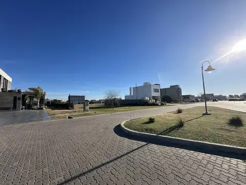 Terreno en Venta 30  mts Fondo