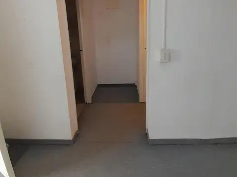 Oficina 5 ambientes con 1 baño