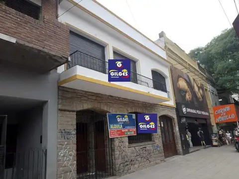 Alquiler 2 Propiedades juntas en 2 Plantas  en Ramos Mejia Solo uso Comercial   Excelente Ubicación