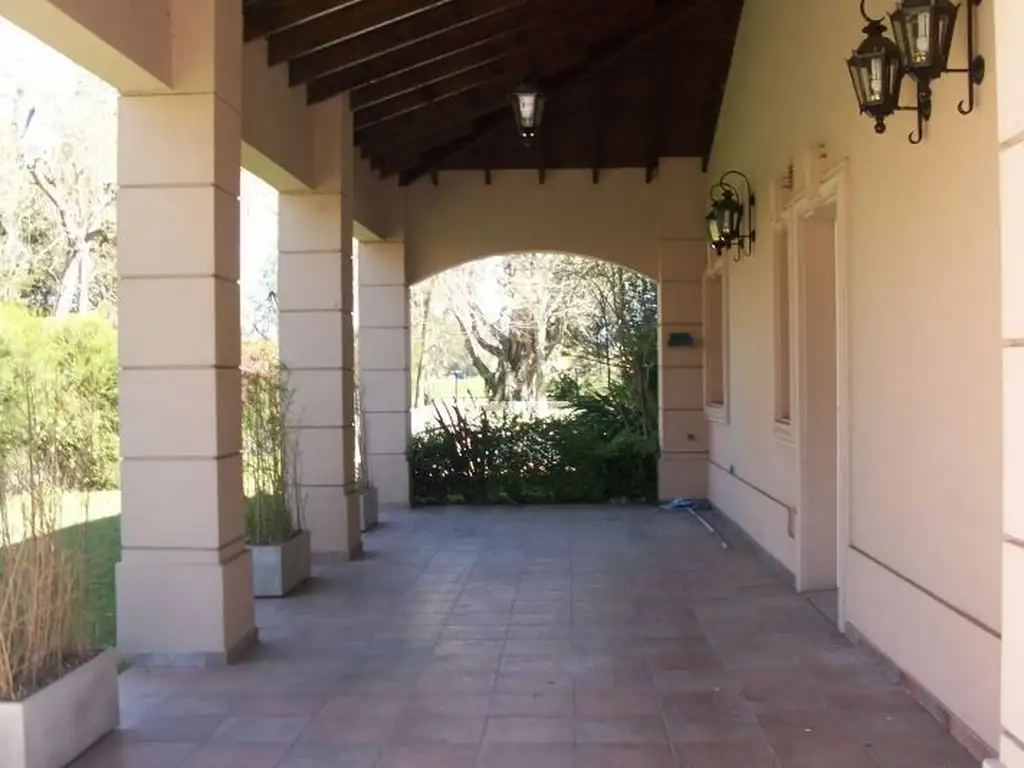 Casa en Venta - 4 dormitorios - Consultar precio