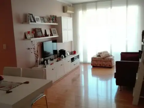 Semipiso 3 amb  amobñado en alquiler en Caballito. Contrafrente. Luminoso. Baño y Toilet. Pileta, Parrilla y SUM