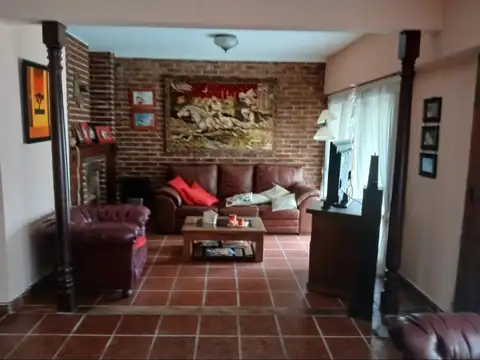 CASA 5 AMBIENTES EN  LA FLORIDA
