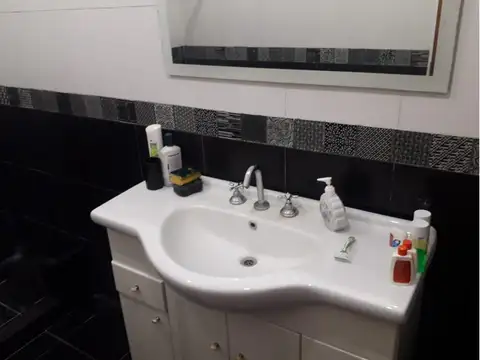 Casa 2 ambientes con 1 baño