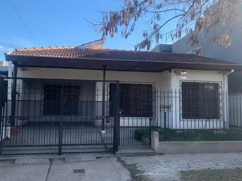 Avenida General José María Zapiola  al 1100