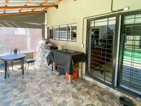 Casa 2 ambientes con 3 baños