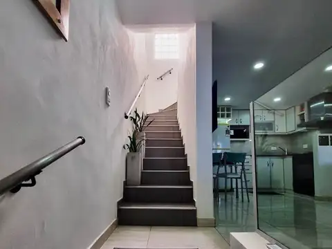 Depto Tipo Casa en Venta con 1 cocheras