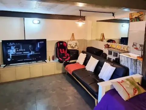 Depto Tipo Casa 3 ambientes con 2 baños