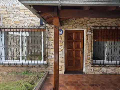 VENTA CASA 3 AMBIENTES GARAGE PATIO SAN JUSTO