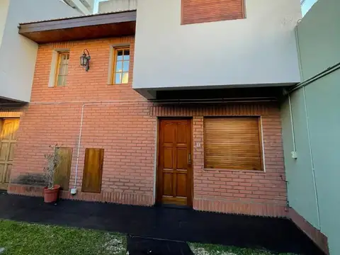 Duplex de 2 Dormitorios amplios con Patio y parrilla