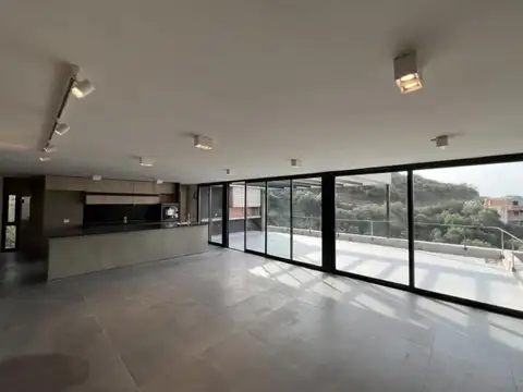 Casa en Alquiler en La Deseada, USD 2.500