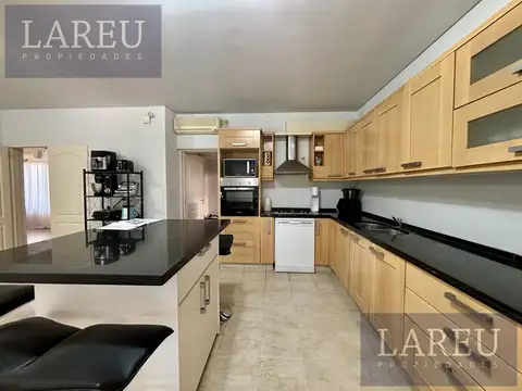 Casa 7 ambientes con 3 baños