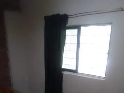 Casa 6 ambientes con 2 baños