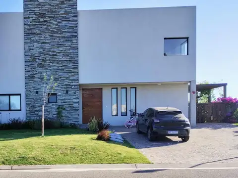 Casa en alquiler anual amoblada en alquiler San Sebastian