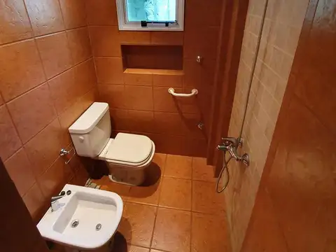 Ortega 900 Casa 4 Ambientes con Jardín   Quincho  Parrilla Caballito Alquiler