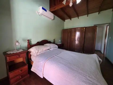 Casa 5 ambientes con 4 baños