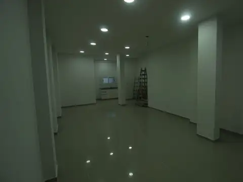 Local en Venta en Villa Luzuriaga, USD 129.900