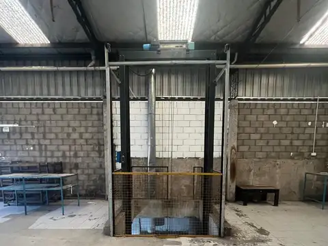 Galpon En Venta De 2 Plantas, Lomas Del Mirador