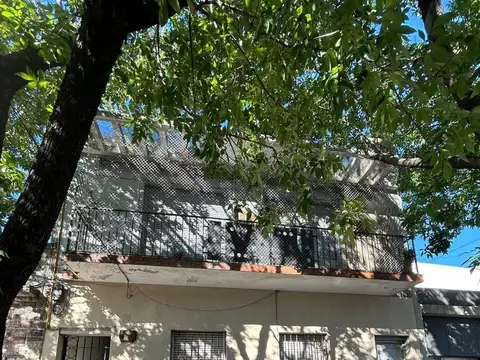 ALQUILER - 4 ambientes con patio - Liniers