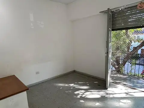 Depto Tipo Casa en Alquiler en Liniers, $ 1.300.000