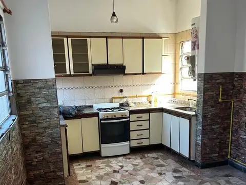 Depto Tipo Casa en Alquiler 40 años