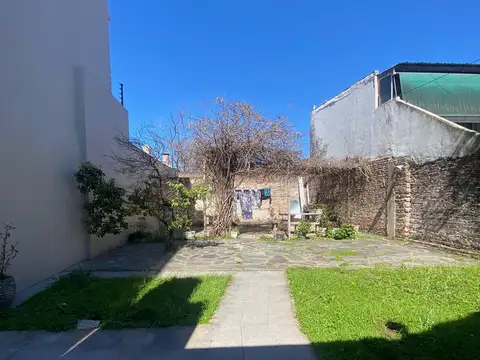 VENTA CASA 3 AMBIENTES C/JARDIN FLORIDA OESTE