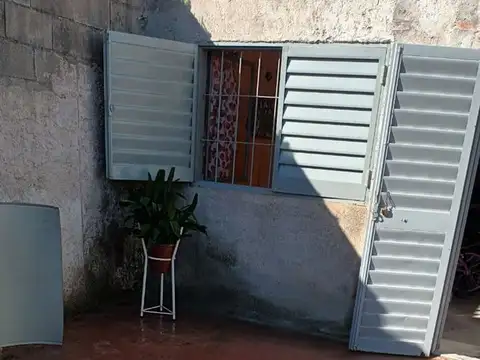 VENTA CASA 4 DORMITORIOS BARRIO AMPLIACION VICOR