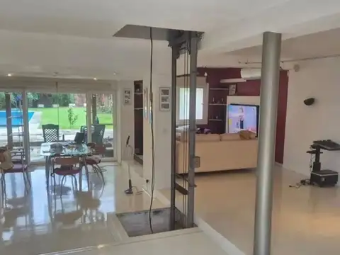 Venta Casa 2 Plantas,Pileta Parque S Isidro Impec.