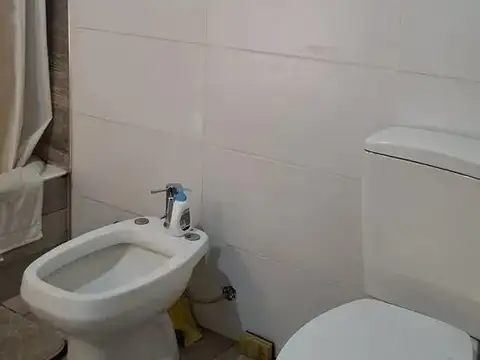 Casa en alquiler - 2 Dormitorios 2 Baños -  La Plata