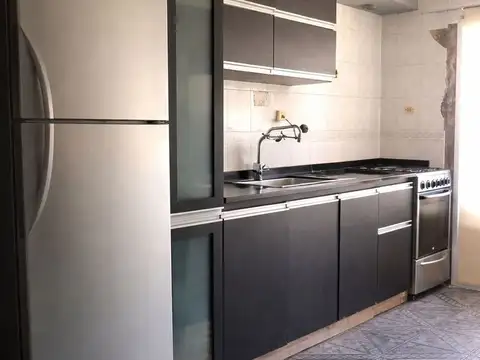 PROPIEDAD EN VENTA – VIVIENDA FUNCIONAL CON PATIO