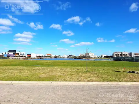 Lote en venta con fondo a la laguna-Posesión inmediata en Villalobos-Pueblos del Plata. Hudson