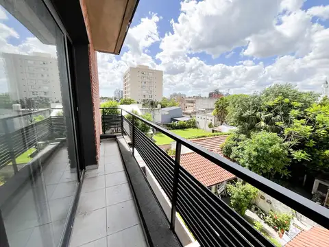 Departamento 2 ambientes en venta en Ituzaingo con Balcon. Apto profesional. BAJAS EXPENSAS
