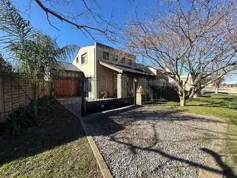 Casa en venta - 3 Dormitorios 2 Baños - 150Mts2 - General Alvarado
