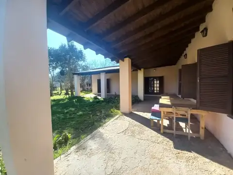 Casa 5 ambientes con 2 baños