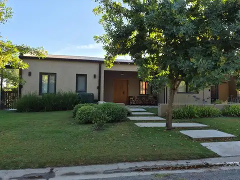 Casa en Venta en San Antonio de Areco, USD 320.000