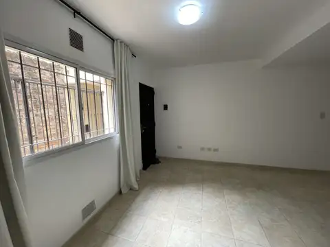 Depto Tipo Casa en Alquiler en Echesortu, $ 550.000