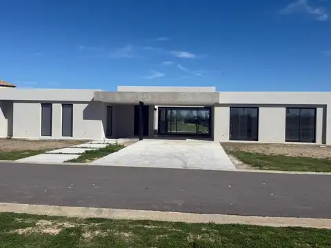 Casa Chalet  en Venta en El Naudir, Escobar, G.B.A. Zona Norte