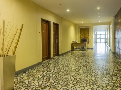 Araoz al 2400, entre Av. Santa Fe y Güemes