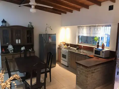 VENTA CASA 3 AMBIENTES ESCOBAR CON PILETA