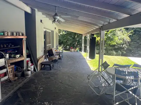 Casa en Venta con 3 cocheras