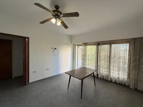 Presidente Quintana 500, Piso 1