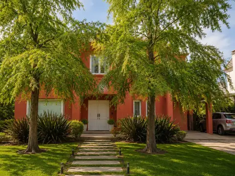 Casa en Venta en La Caballeriza, USD 385.000
