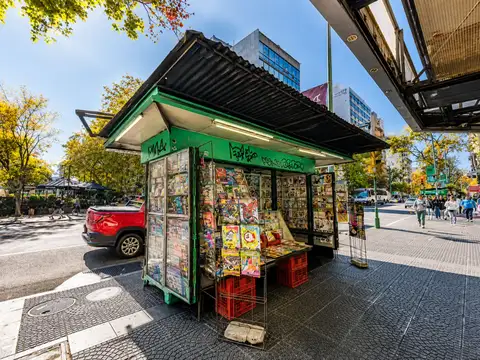 SE VENDE QUIOSCO EN 18 DE JULIO